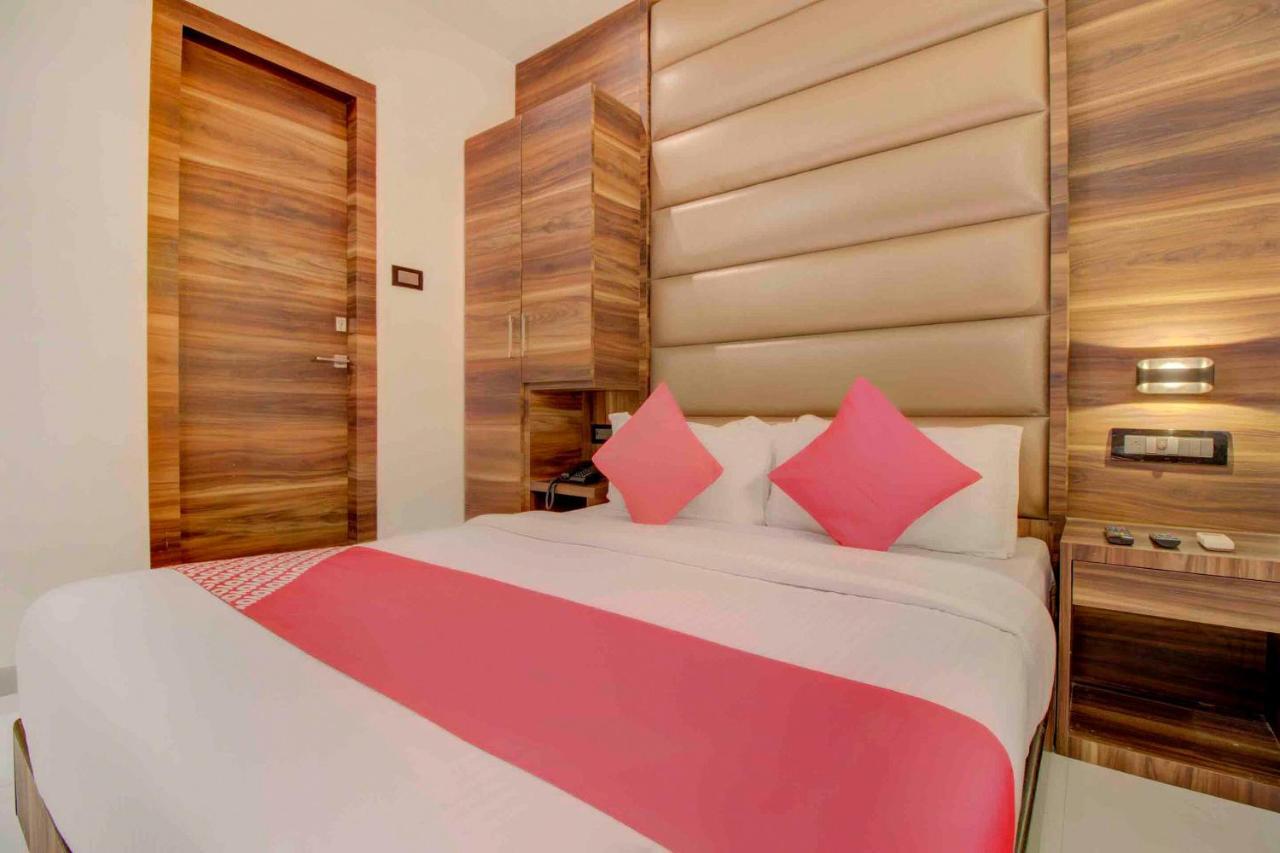 Oyo 76180 Hotel Meriton Mumbai Exterior foto